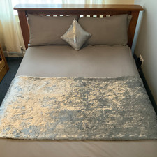 Corridoio letto in velluto